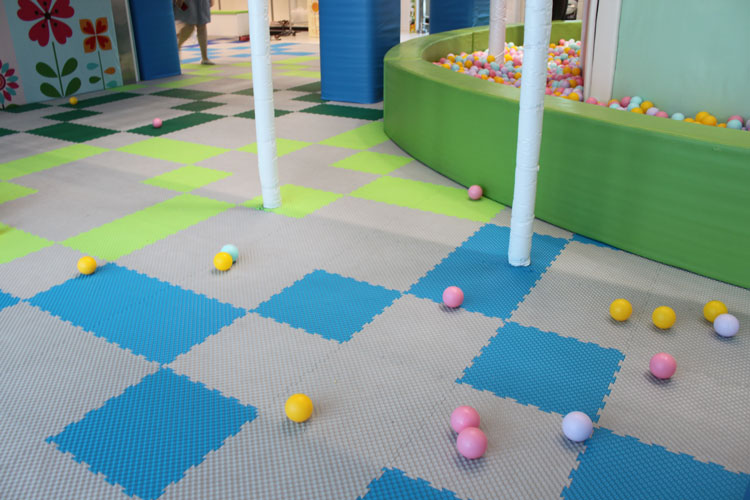 Износостойкое спортивное покрытие ПВХ 375х375*8 мм PL1