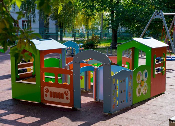 Игровой дворик-лабиринт для детской площадки 3*3м 464РА