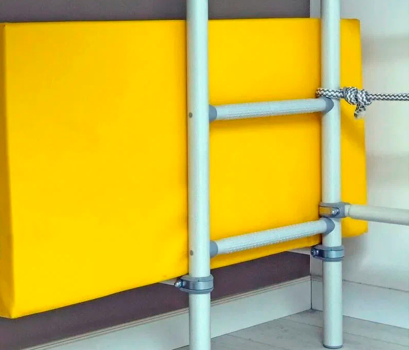 Почему мат обычно не входит в комплект шведской стенки — и как выбрать подходящий