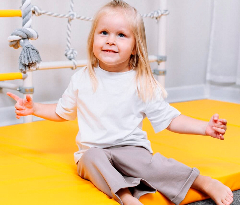 Почему мат обычно не входит в комплект шведской стенки — и как выбрать подходящий