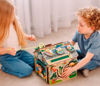 Что подарить ребёнку 1, 2 или 3 лет: идеи развивающих подарков, которые действительно полезны