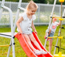 Детский спортивный комплекс для дачи "Фитнес" с 2-я качелями и горкой РА769